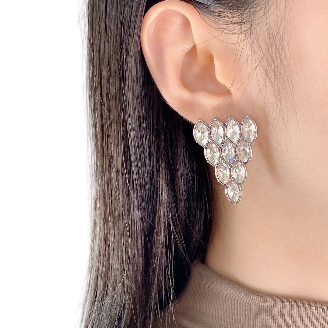 GGE086 GG Zircon rhinestones Inverted triangle stud earring - ccjewelryacc