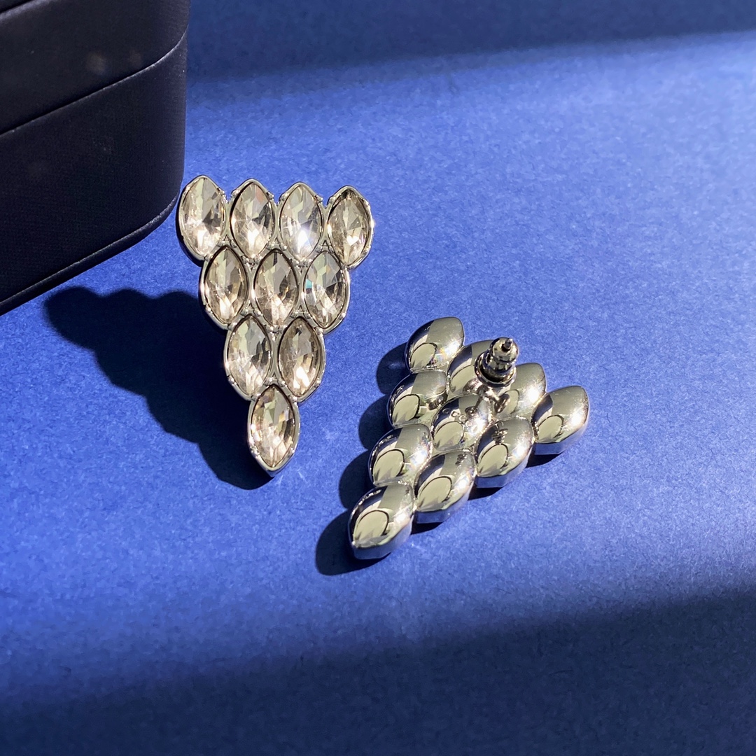 GGE086 GG Zircon rhinestones Inverted triangle stud earring - ccjewelryacc