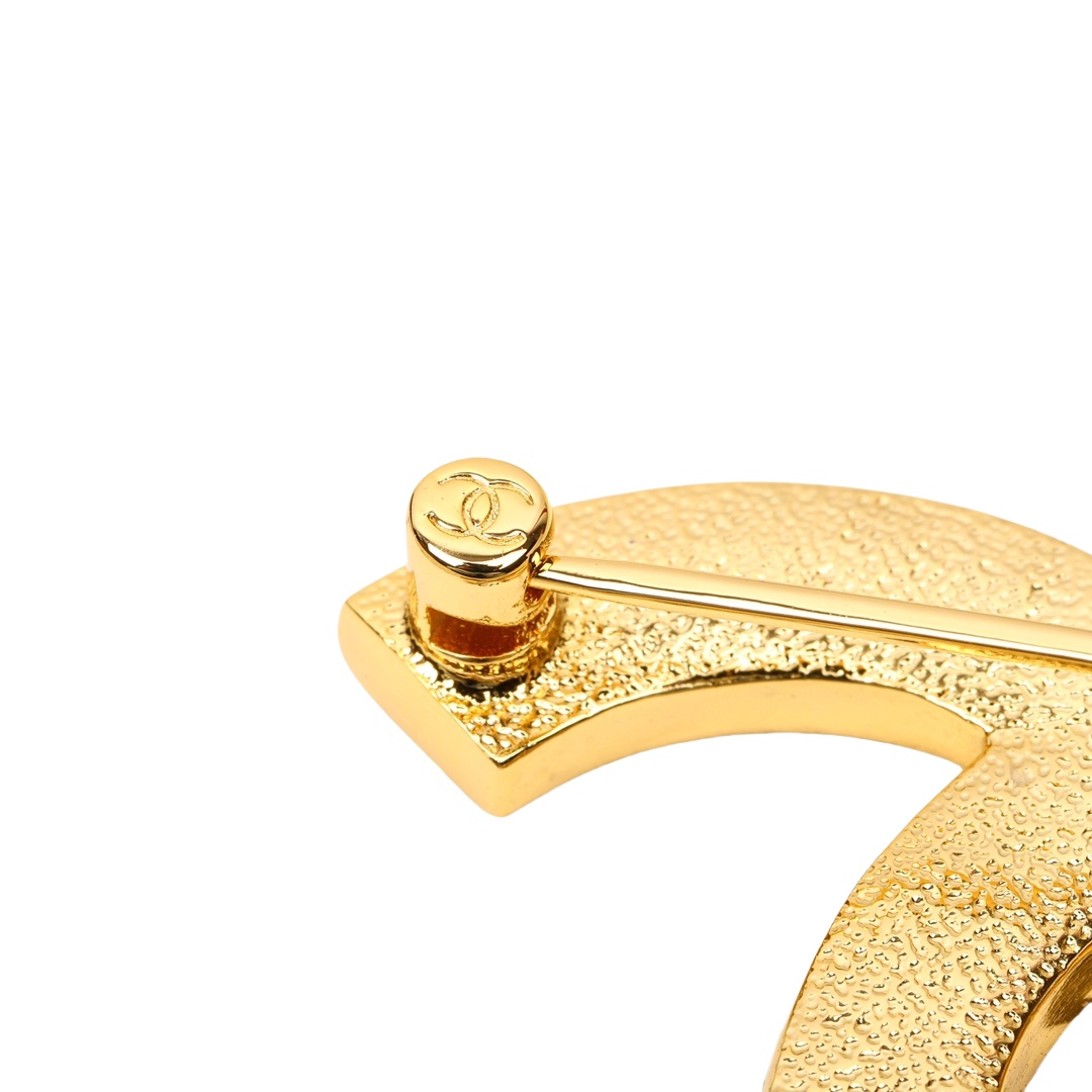 BCB083 Sparkling Stars CC Logo brooch Pin - ccjewelryacc