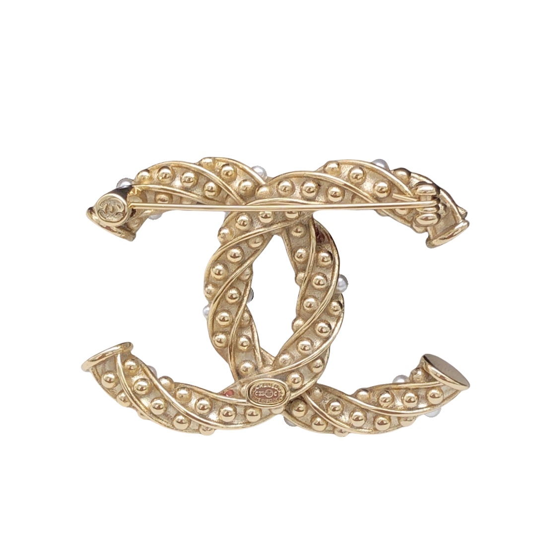 BCB230 Twist CC logo brooch pin in metal and crystal pearls - ccjewelryacc