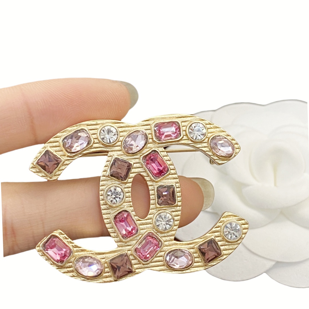 BCB089 Multicolor rhinestone cc logo brooch - ccjewelryacc