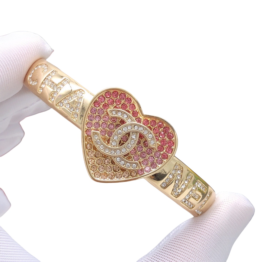 CCS032 Crystal Heart CC Bracelet cuff - ccjewelryacc