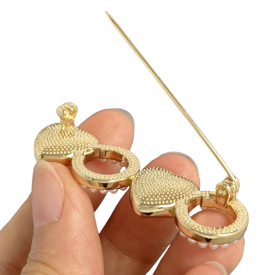 BCB099 Pink heart crystal and pearls COCO brooch Pin - ccjewelryacc