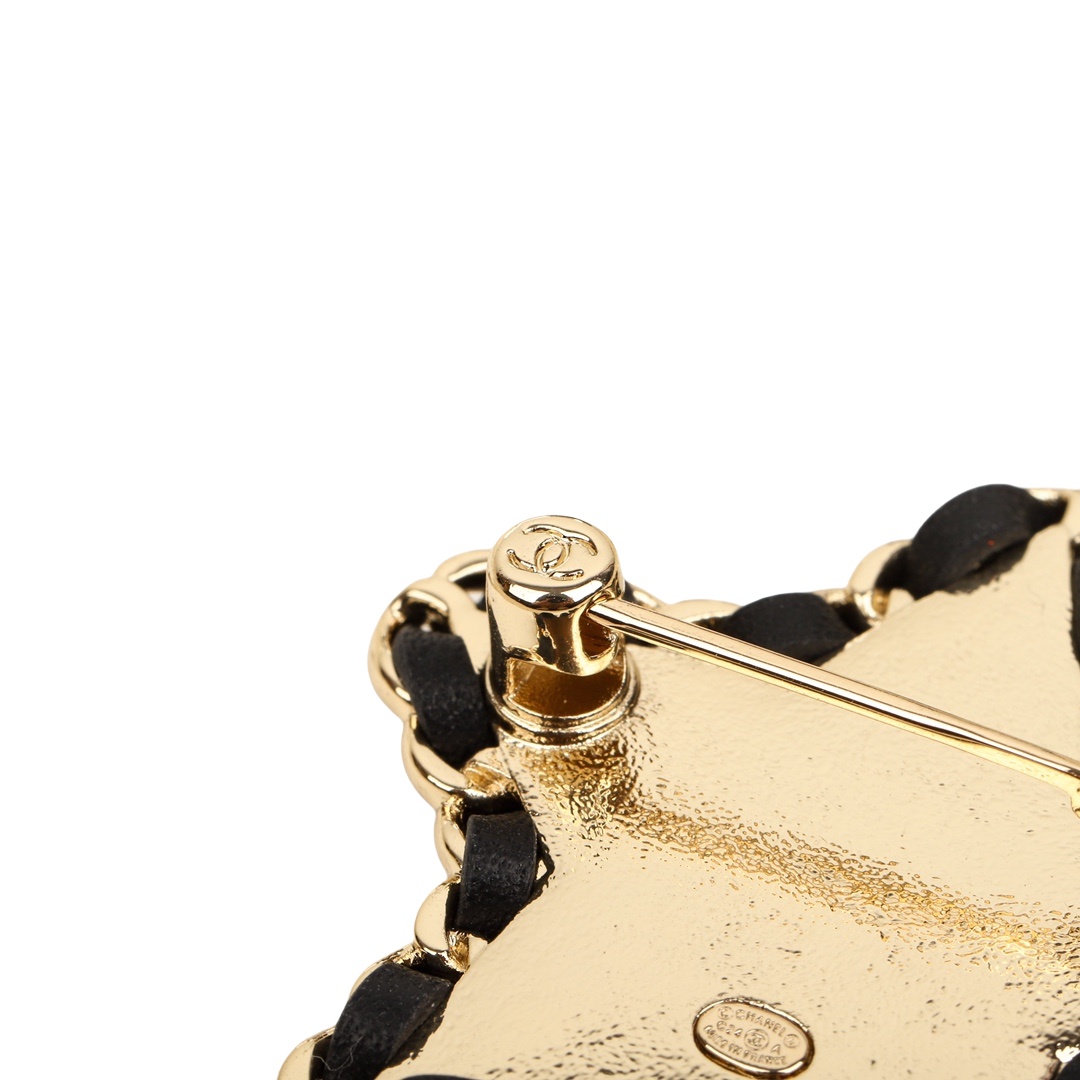 BCB401 Metal leater Blue star with cc logo brooch pin - ccjewelryacc