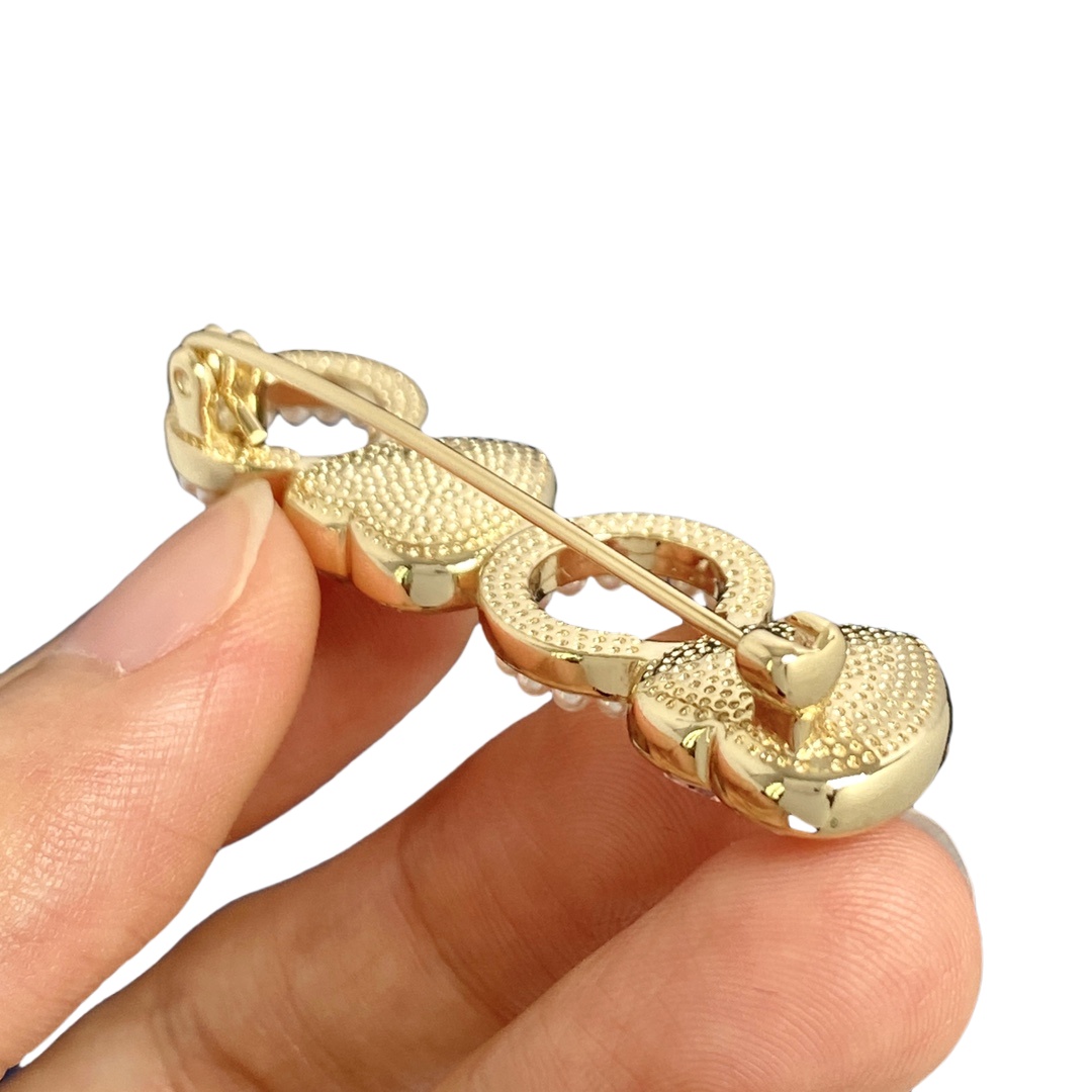 BCB099 Pink heart crystal and pearls COCO brooch Pin - ccjewelryacc