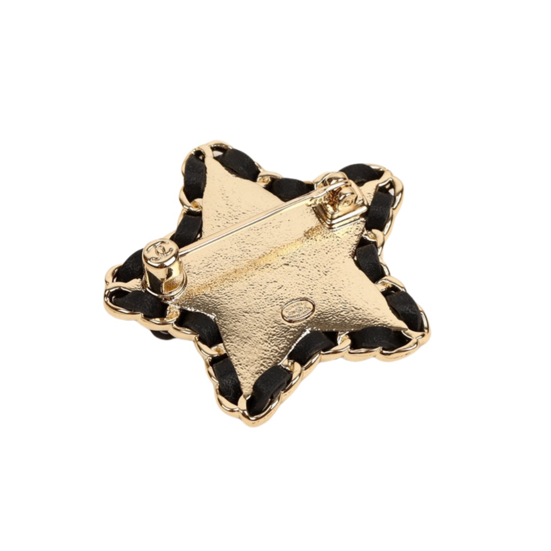 BCB401 Metal leater Blue star with cc logo brooch pin - ccjewelryacc