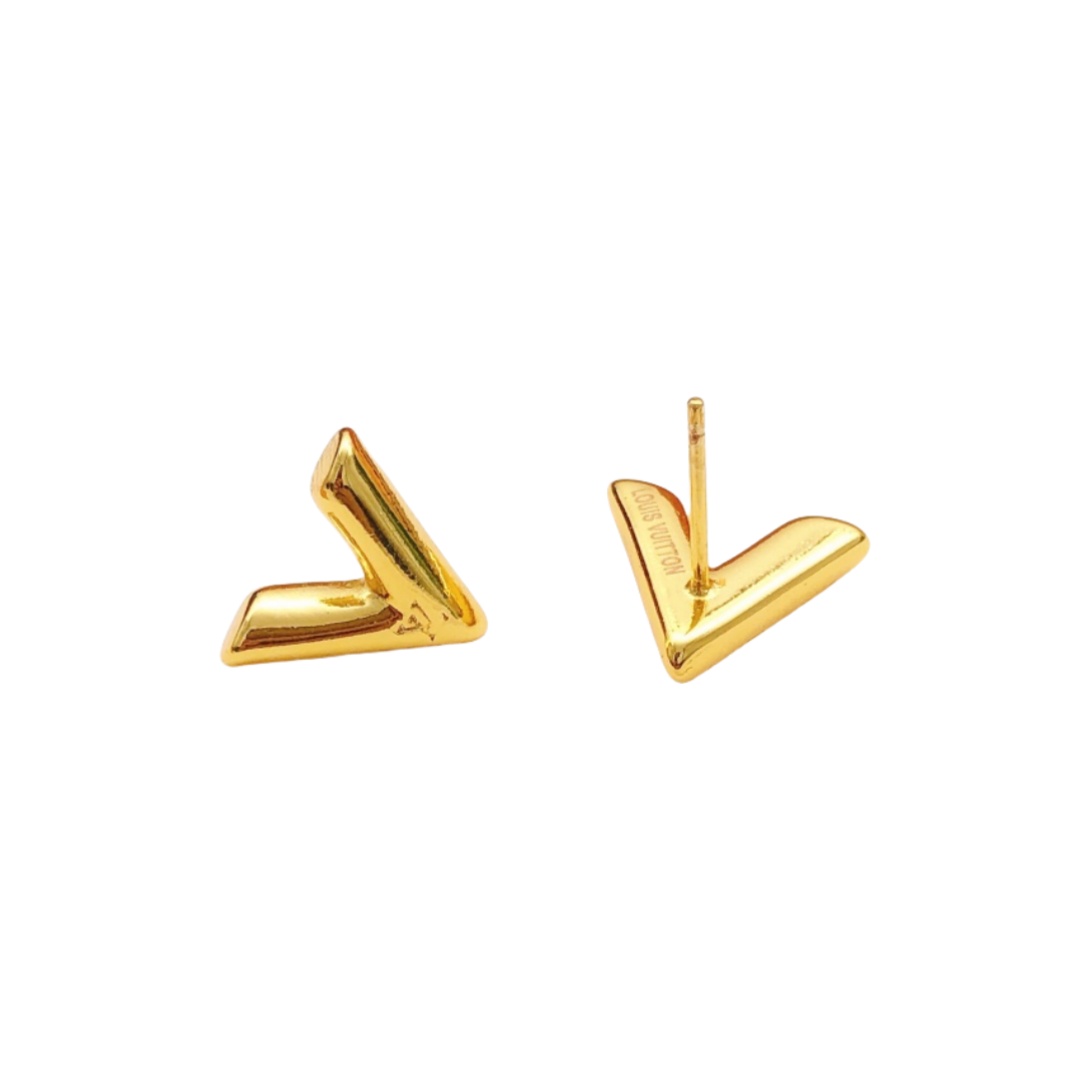 LVE042 Essential VV Stud Earrings - ccjewelryacc