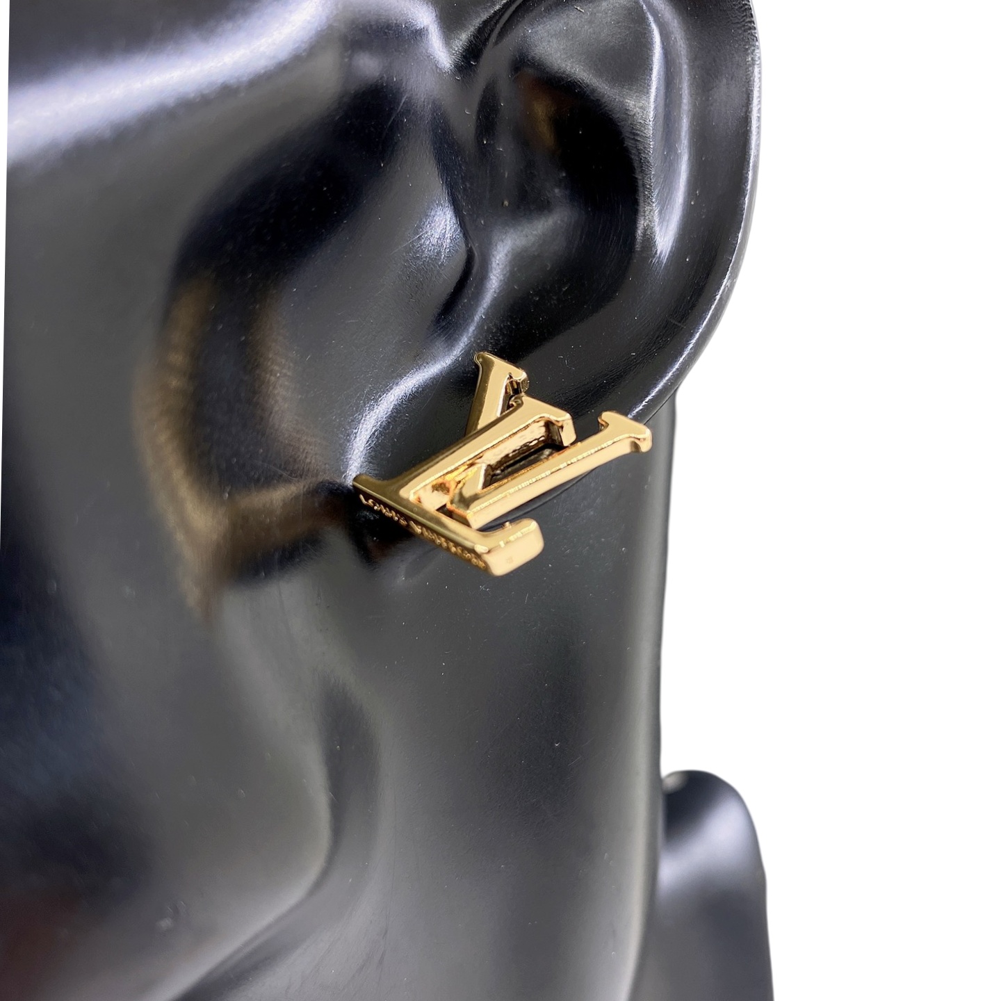 LVE039 VL logo Earrings - ccjewelryacc