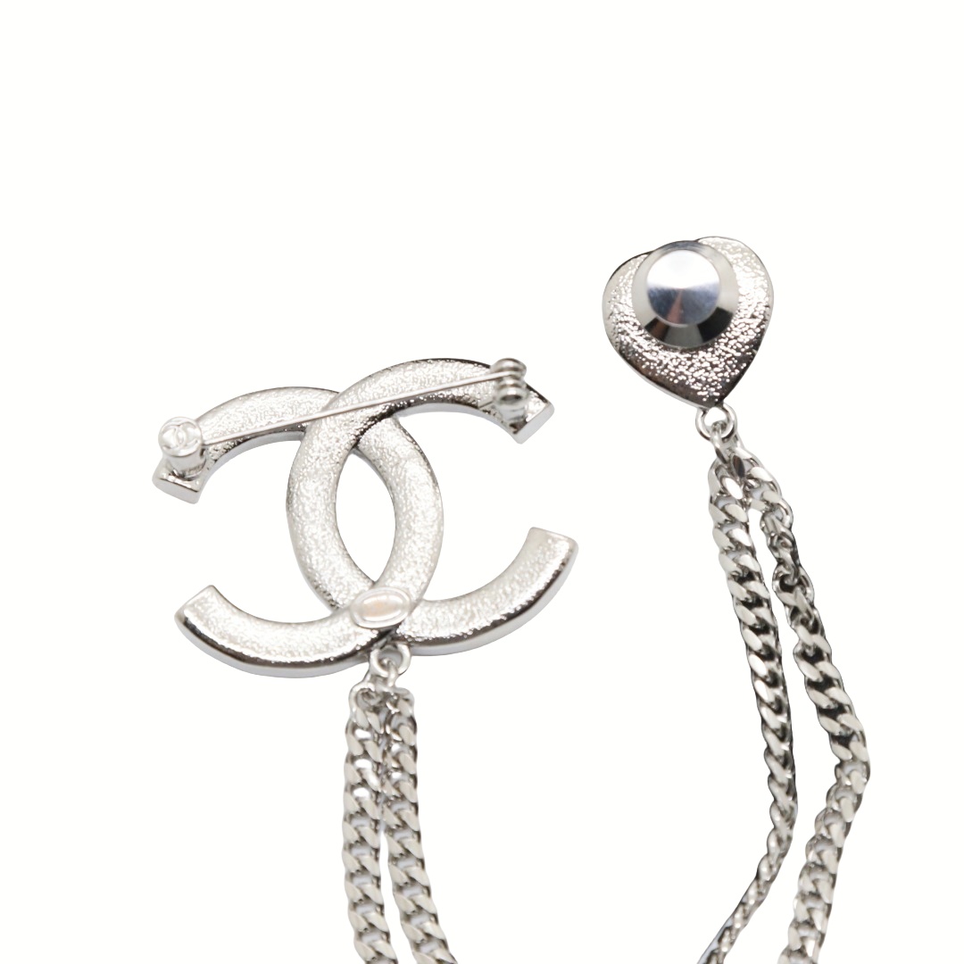 BCB105 Crystal CC Logo and heart with chain tassels brooch - ccjewelryacc