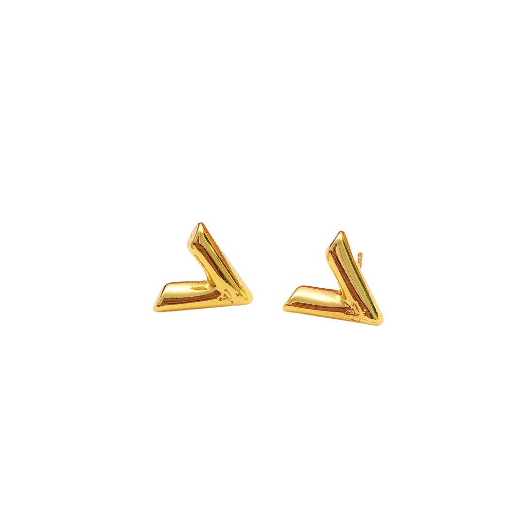 LVE042 Essential VV Stud Earrings - ccjewelryacc