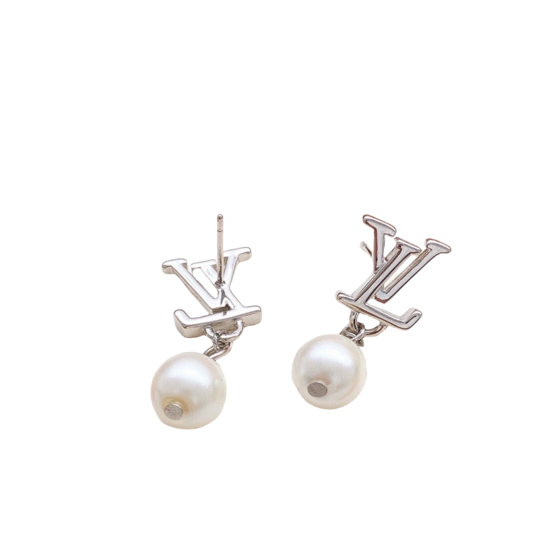 LVE081 Metal vl logo pearl pendant earring - ccjewelryacc