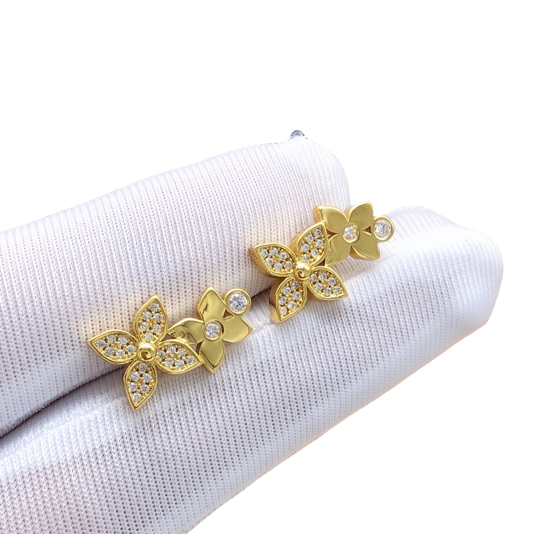 LVE109 L&V monogram diamond stud earrings - ccjewelryacc
