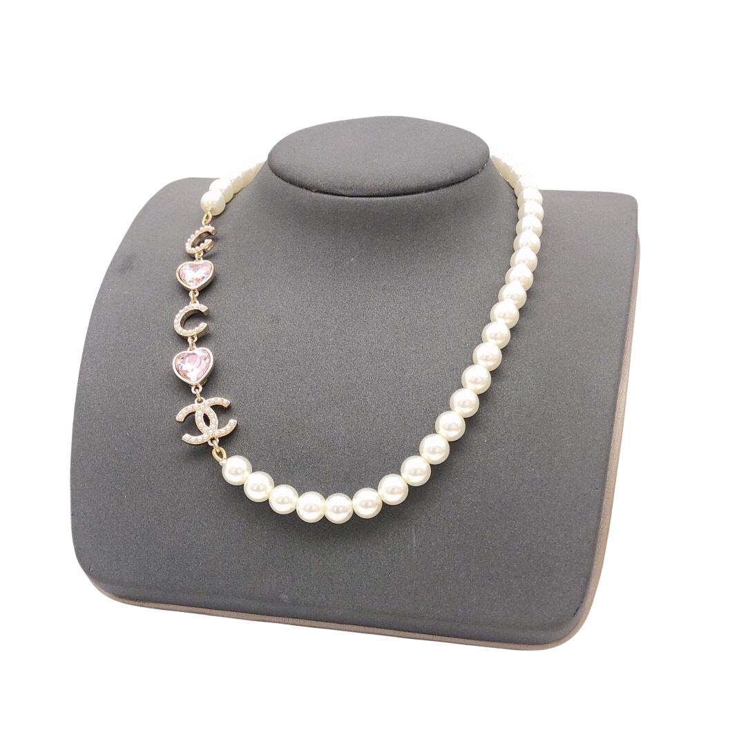 CCN352 Coco Pink heart crystal and pearl with CC logo choker Necklace - ccfashionjewelry