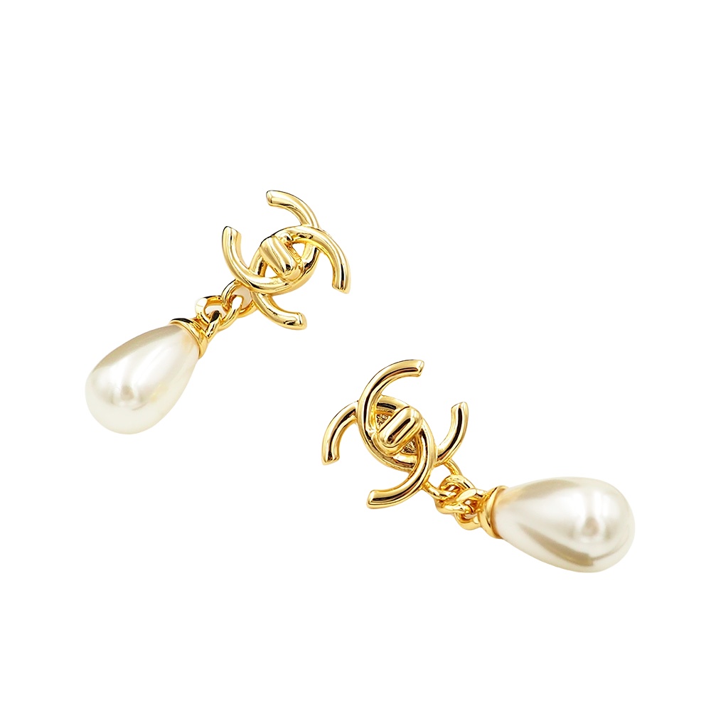 CCE785 Vintage cc pearl drop earrings - ccjewelryacc