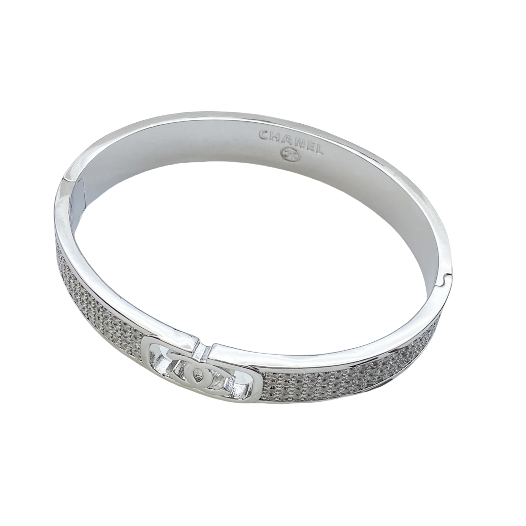 CCS002 Metal and crystal CC Bangle bracelet - ccjewelryacc