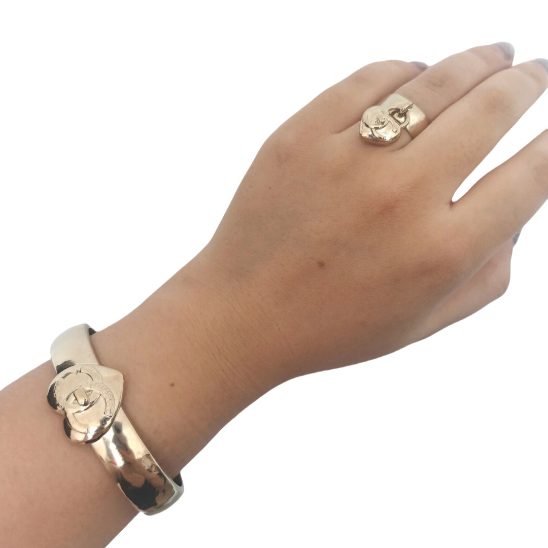 CCS194 Metal Heart CC logo bangle bracelet - ccjewelryacc