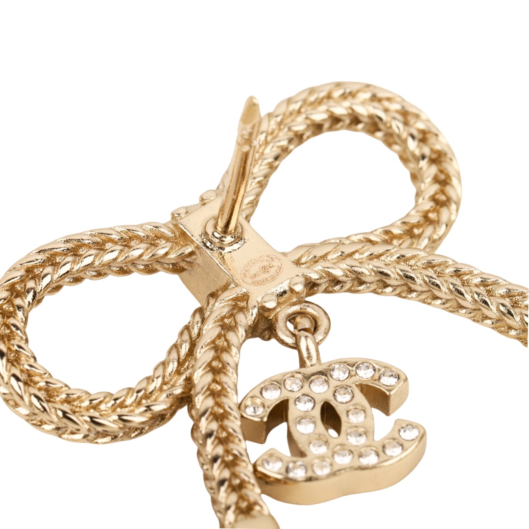 BCB460 Bow cc logo and round cc brooch pin - ccjewelryacc