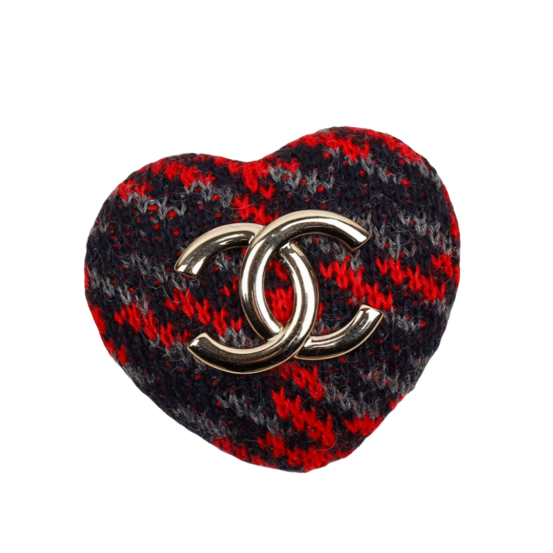 BCB385 Woolen Heart with cc logo brooch pin - ccjewelryacc
