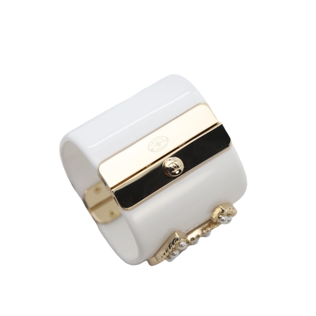 CCS079 CC acrylic cuff bracelet - ccjewelryacc