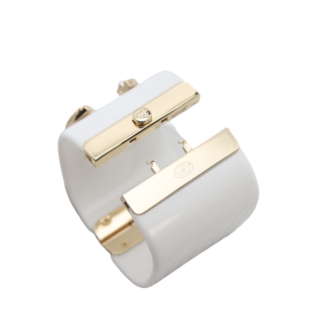 CCS079 CC acrylic cuff bracelet - ccjewelryacc