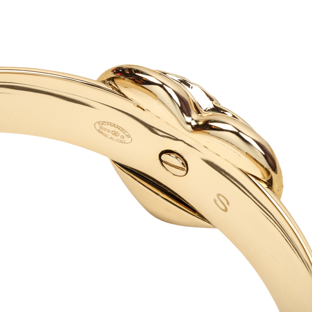 CCS194 Metal Heart CC logo bangle bracelet - ccjewelryacc