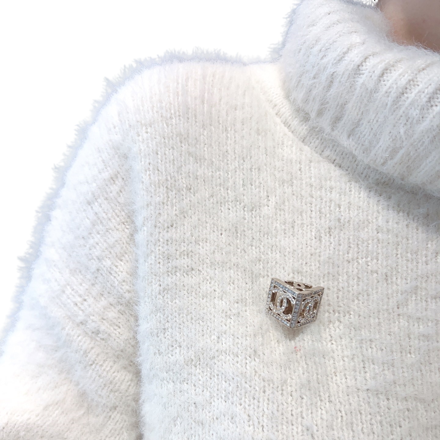 BCB304 24 Full Swarovski crystal triangle with CC logo brooch pin - ccjewelryacc