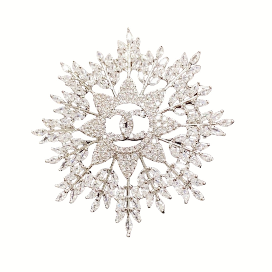 BCB370 Full crystal sparkling CC snowflake brooch - ccjewelryacc