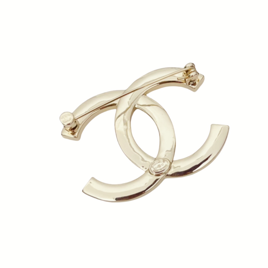 BCB108 Pearl and rhinestone CC logo brooch pin - ccjewelryacc