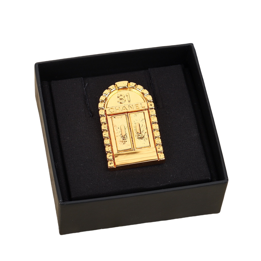 BCB300 Vintage Metal 31 Rue Cambon Door Brooch Gold - ccjewelryacc