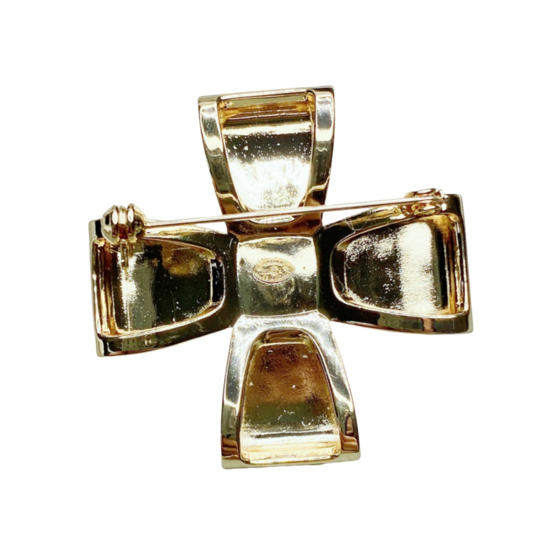 BCB118 Natural fresh water pearl Clover flower with CC logo brooch - ccjewelryacc