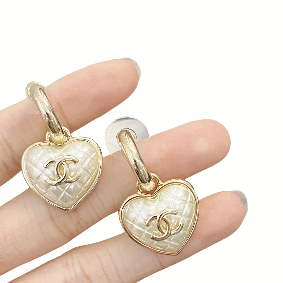 CCE729 Ling plaid  Heart cc logo drop Earring For Women - ccjewelryacc