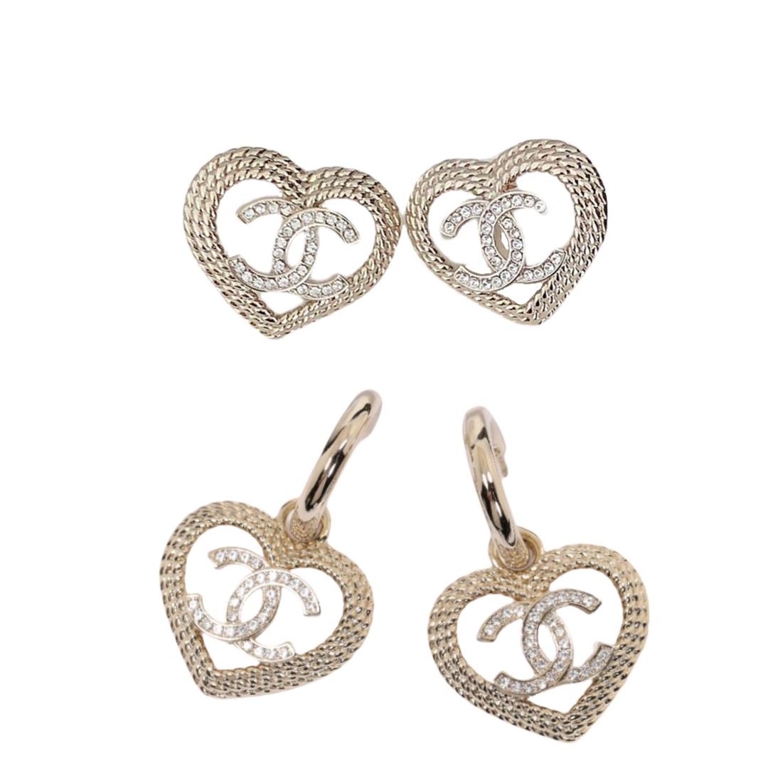 CCE497 24P hollowed-out heart shaped with cc logo stud earring - ccfashionjewelry