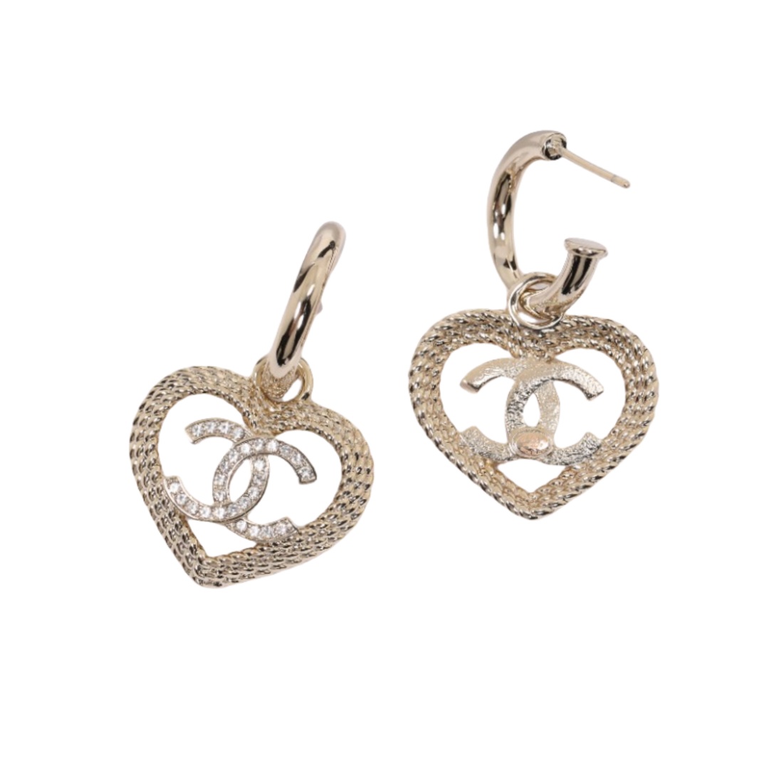 CCE497 24P hollowed-out heart shaped with cc logo stud earring - ccjewelryacc