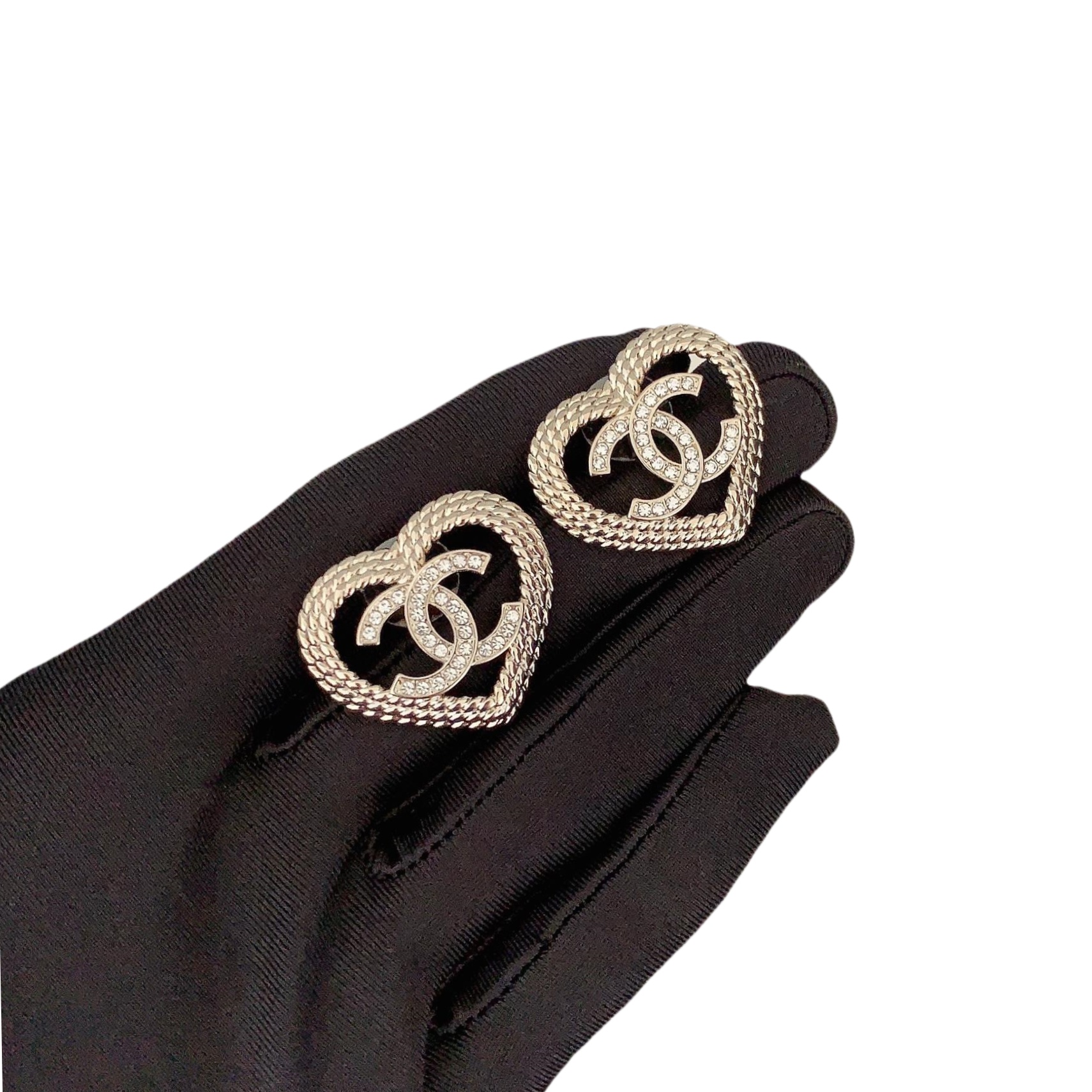 CCE497 24P hollowed-out heart shaped with cc logo stud earring - ccjewelryacc