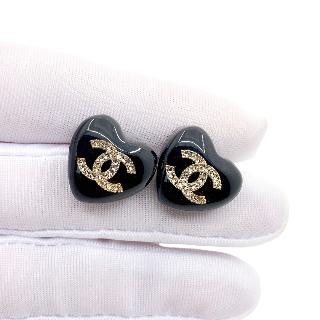CCE809 Mini Black /white acrylic Heart with crystal cc logo stud earrings - ccjewelryacc