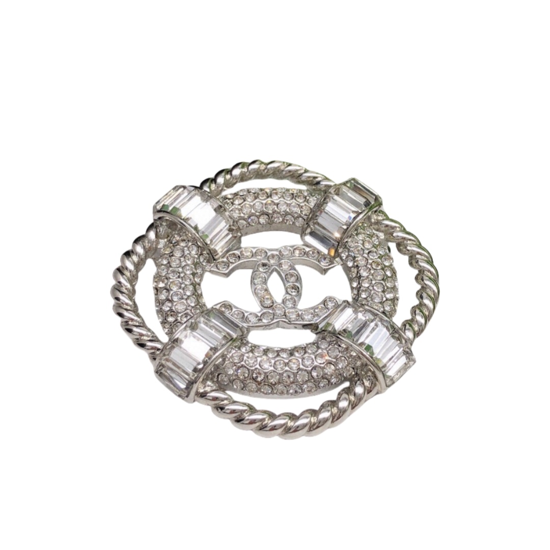 BCB319 Rhinestone rhombus with CC logo brooch in silver - ccjewelryacc