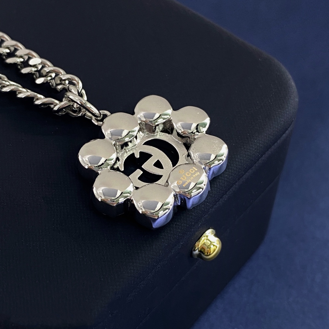 GGN011 Colorful rhinestone GG logo pendant necklace - ccjewelryacc