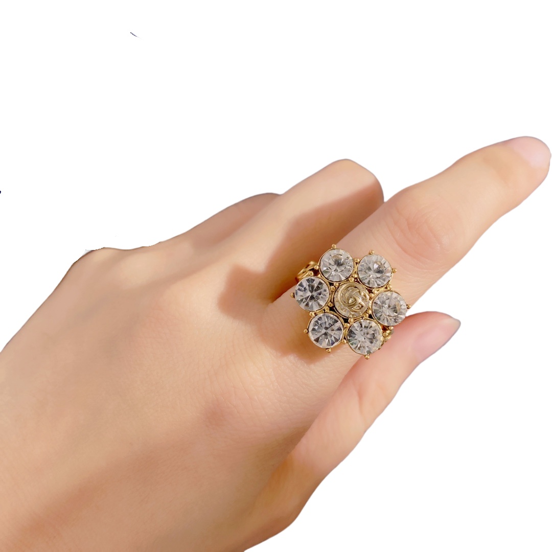 GGR001 7 diamond flower with GG logo ring - ccjewelryacc