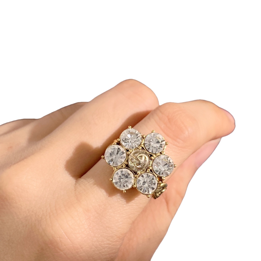 GGR001 7 diamond flower with GG logo ring - ccjewelryacc