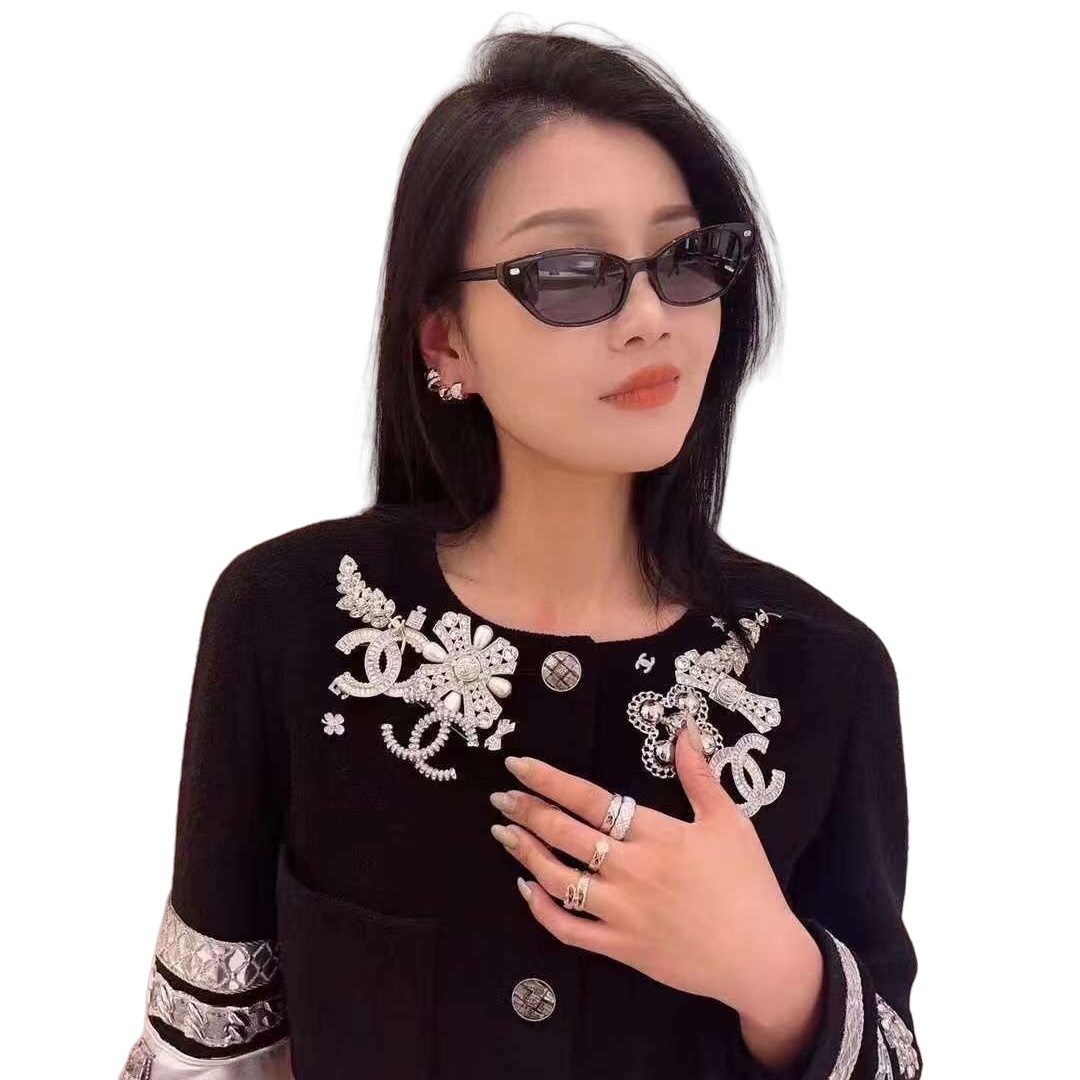 BCB197 23P sparkling Swarovski crystal bow with CC logo brooch pin in silver - ccjewelryacc