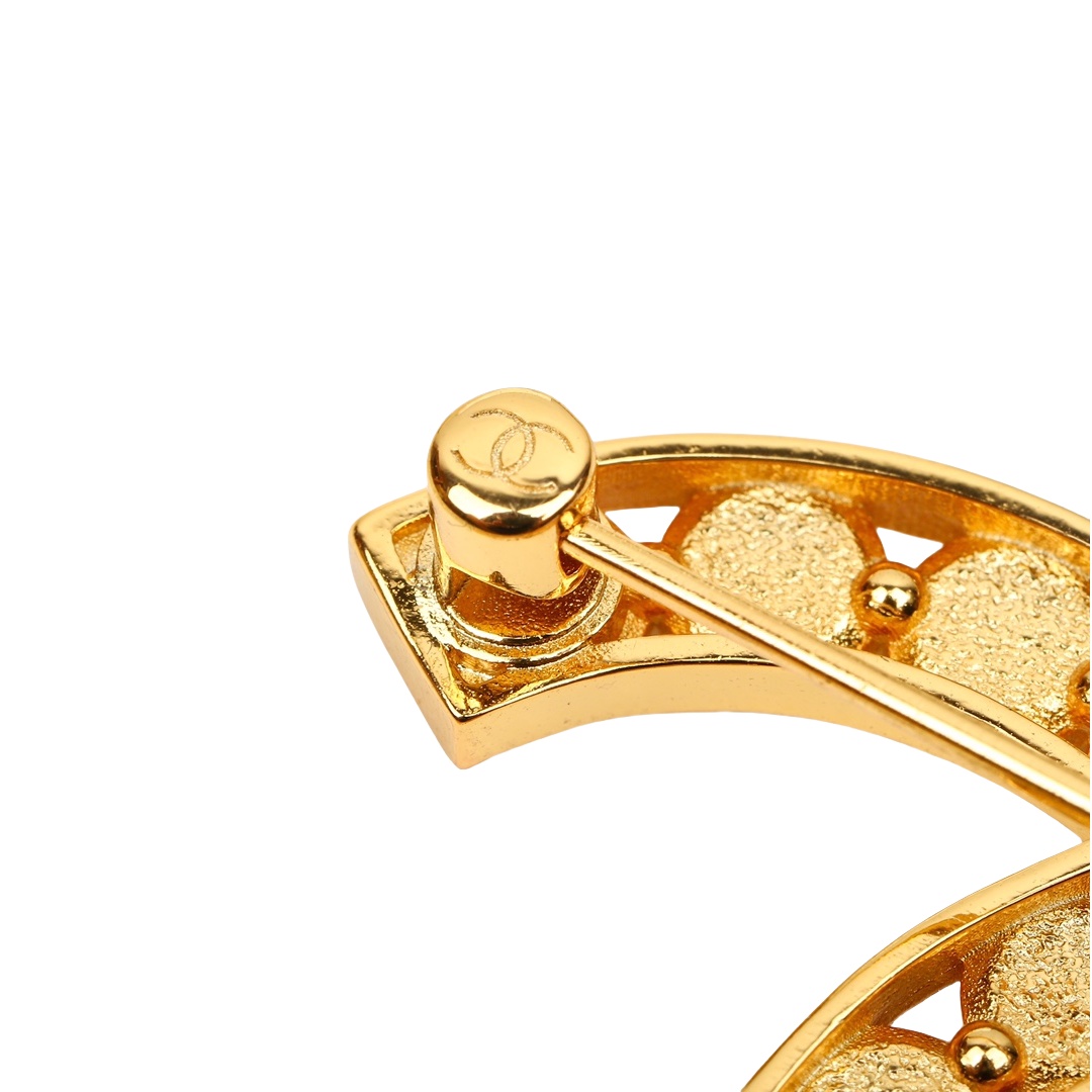 BCB411 Swarovski crystal sparkling CC Logo brooch pin - ccjewelryacc