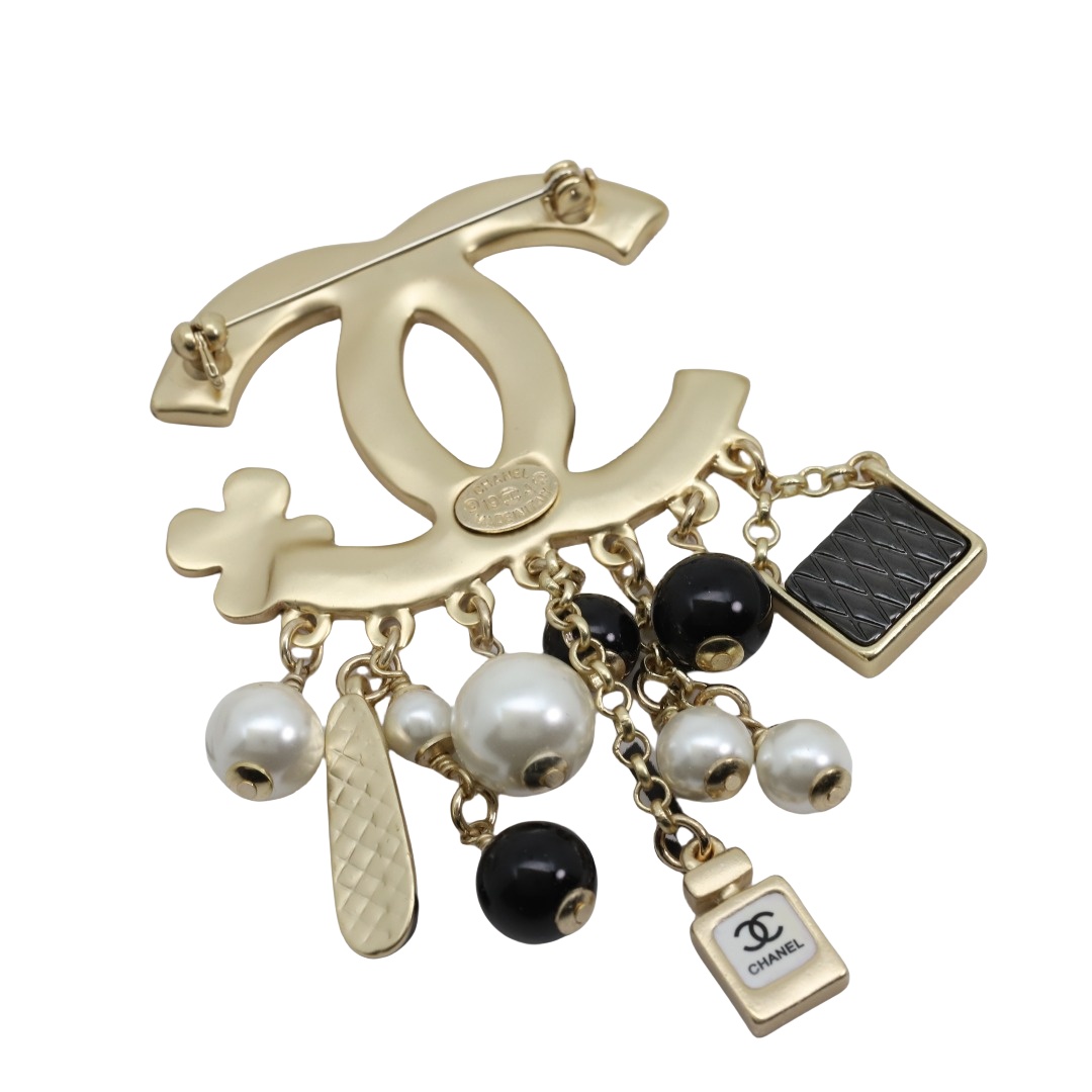 BCB334 Black enamel CC Logo with perfume bottle bag pearls charm Brooch pin - ccjewelryacc