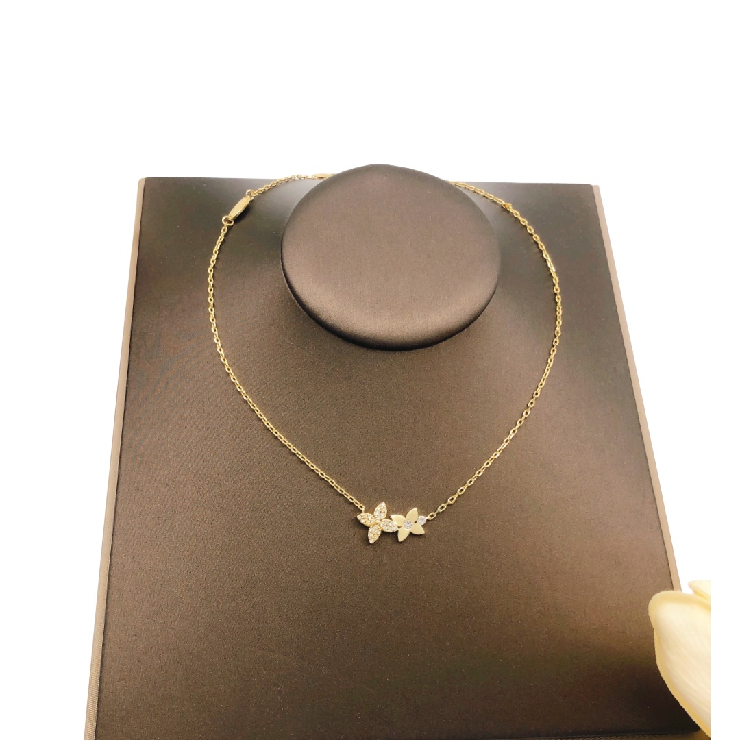 LVN089 VL Two monogram flower necklace - ccjewelryacc