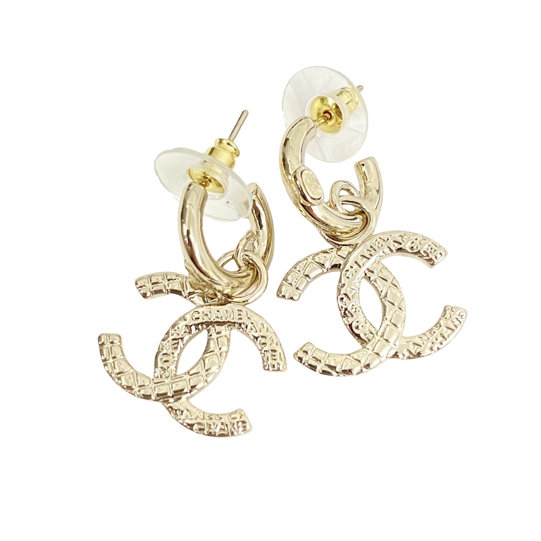 CCE636 24 diamond pattern CC logo hook earring - ccjewelryacc