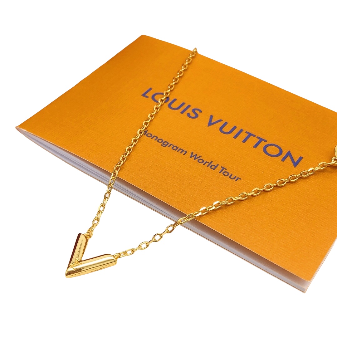 LVN074 LOUIS V pendant Necklaces Women's - ccjewelryacc