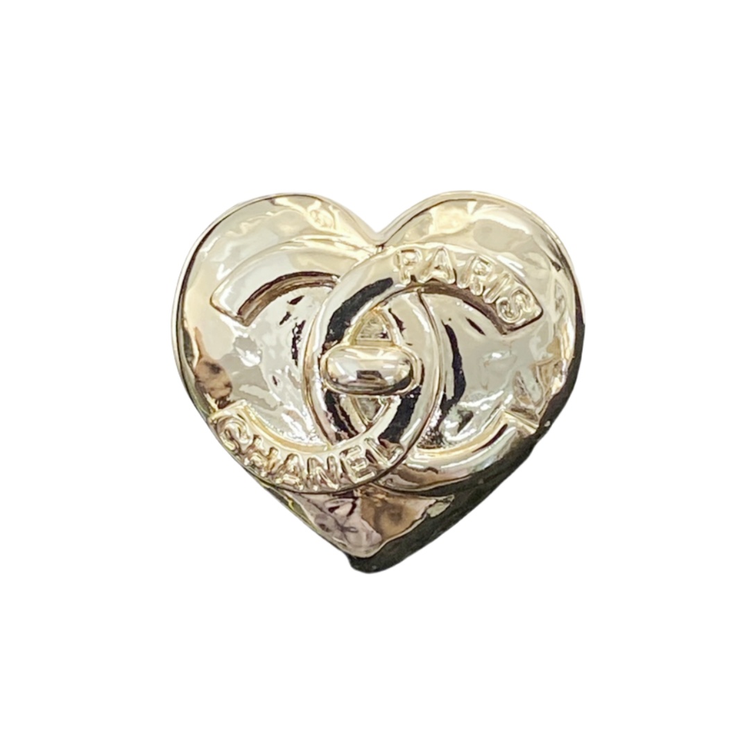 BCB181 Vintage metal with cc logo embossment heart brooch pin - ccfashionjewelry