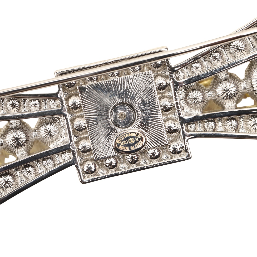 BCB197 23P sparkling Swarovski crystal bow with CC logo brooch pin in silver - ccjewelryacc