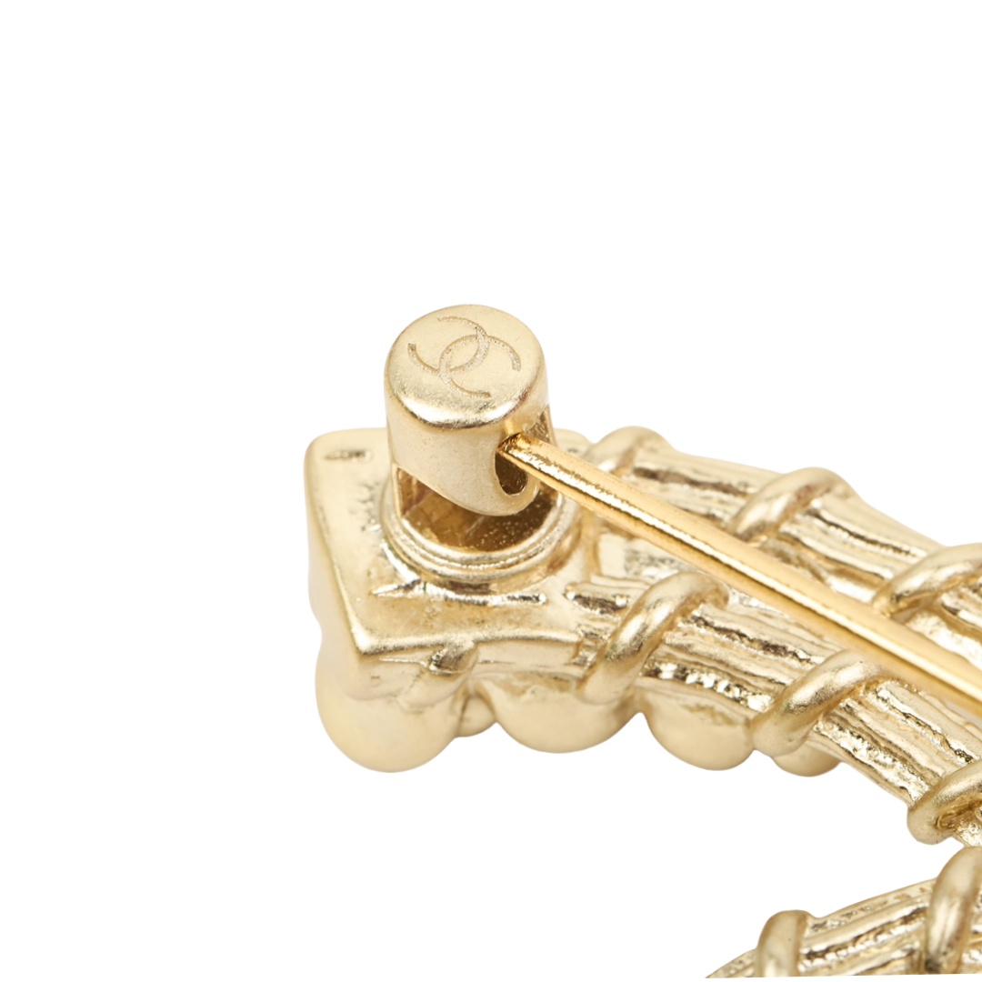 BCB235 Metal camellia CC logo brooch pin - ccjewelryacc