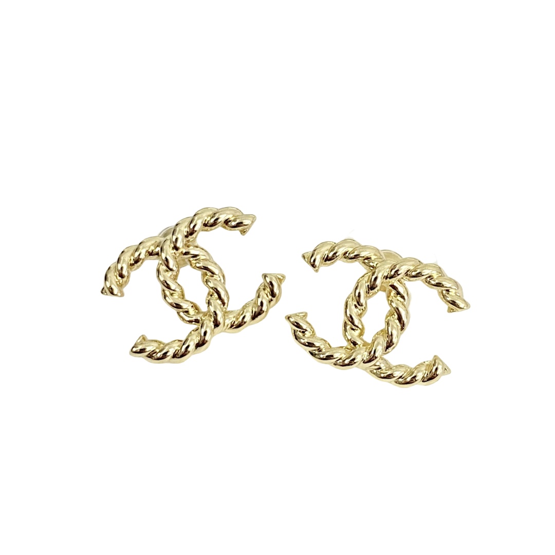 CCE590 24 Twist CC Logo stud earring - ccjewelryacc
