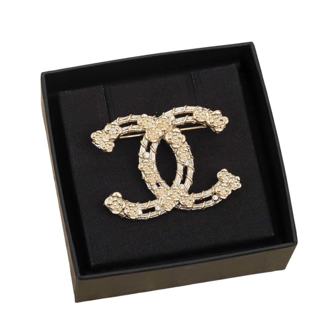 BCB235 Metal camellia CC logo brooch pin - ccjewelryacc